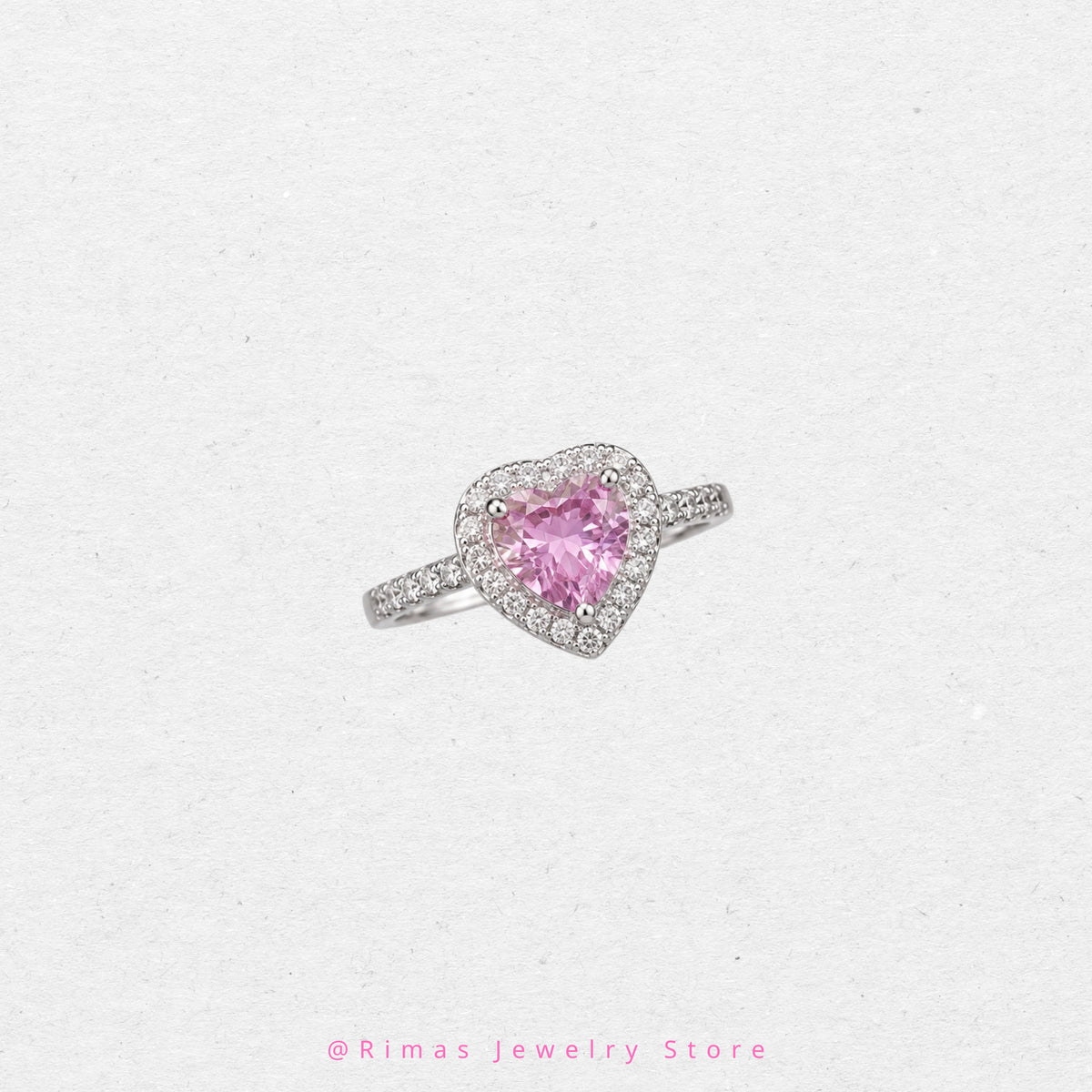 Bague cœur femme argentée Rosalie sur fond blanc