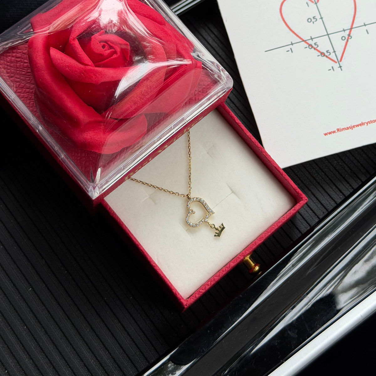 collier-acier-inoxydable-femme-coeur-couronne-cadeau-queen