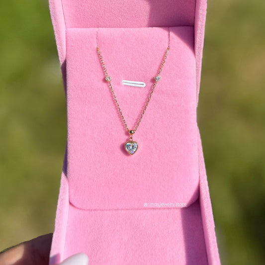 collier-femme-coeur-brillant-simple