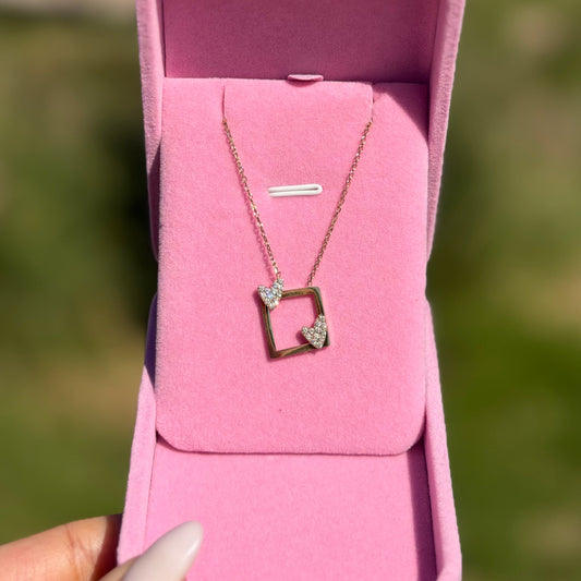 collier-femme-coeurs-moderne-cadeau