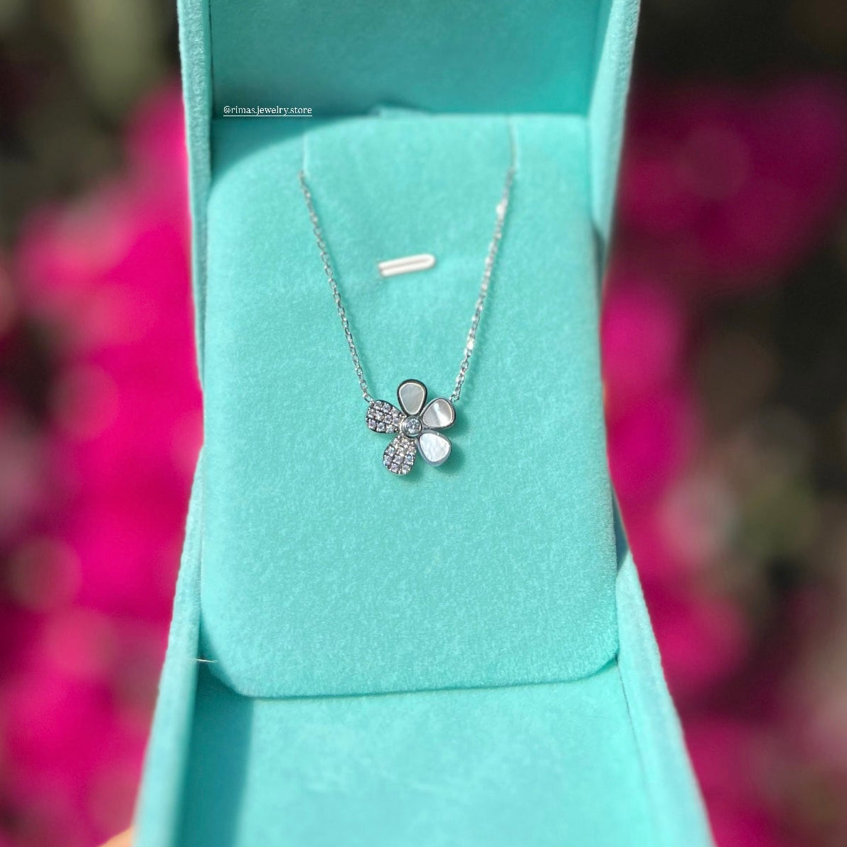 collier-fleur-argent-bijou-femme