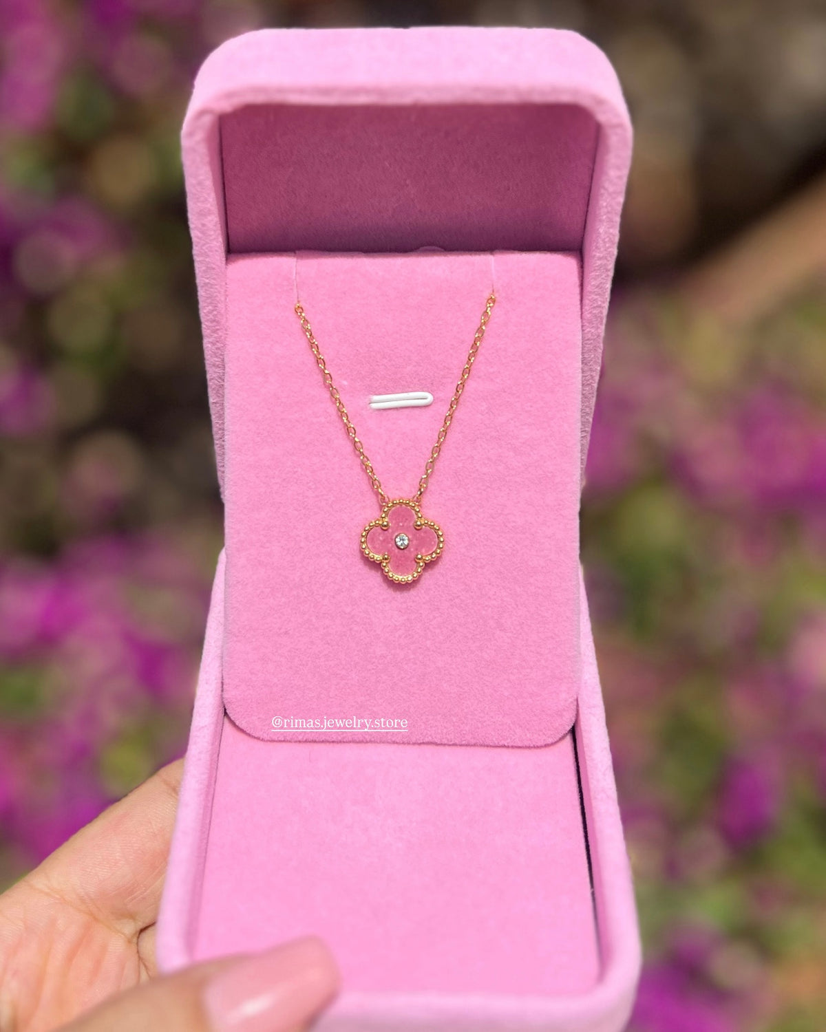 collier fleur rose