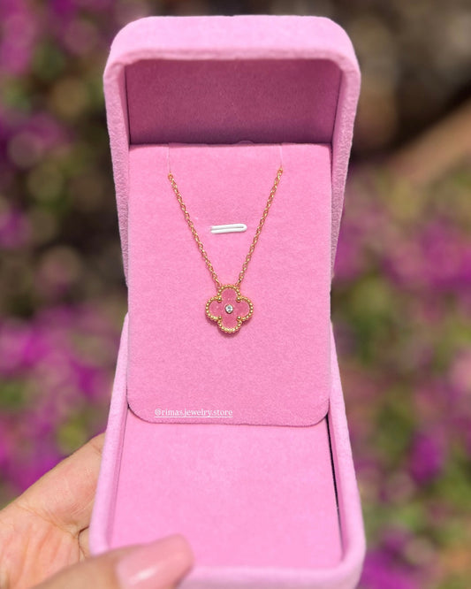 collier fleur rose